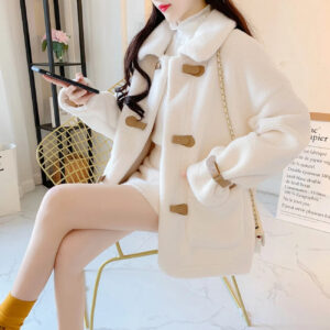 2022 Autumn and Winter New Fur One Imitation Lamb Wool Coat Women’s Short Korean Loose Top for Petite