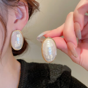 Oval Big Pearl Necklace for Women French Fashion New Luxury Fashion High Quality Pearl Stud Earrings Wedding Jewelry Sets