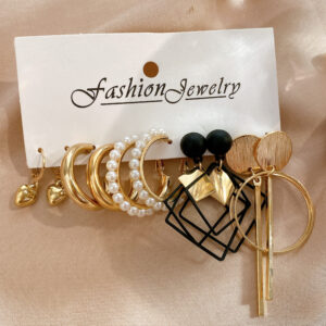17KM Pearl Twist Hoop Earrings Set Butterfly Acrylic Dangle Earrings for Women Metal Hollow Gold Plated Earring Cartoon Jewelry