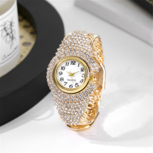 A Korean Version Of Fashionable And Versatile Women’s Light Luxury Diamond Inlaid Quartz Bracelet Watch