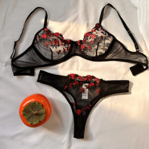 New Hot Erotic Lingerie Women Embroidery Bra Thongs Sets Women’s Underwear Sex Sleepwear Pornographic Exotic Set Sexy Costumes